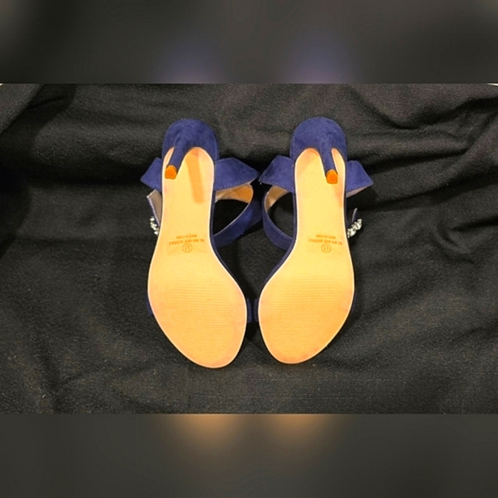 Venus Royal Blue Suede Heels, Size 6.5 - Picture 4 of 4